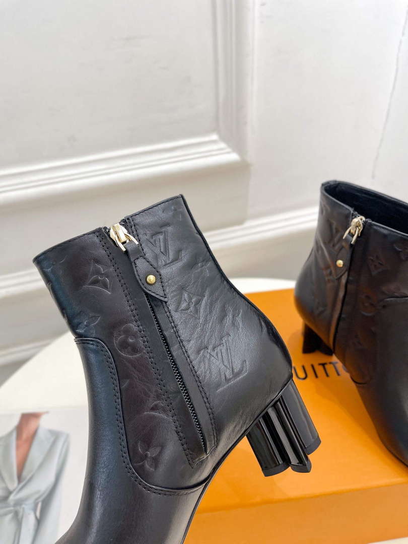 LV 1ABP9I Louis Vuitton Women's Silhouette Ankle Boot L67333