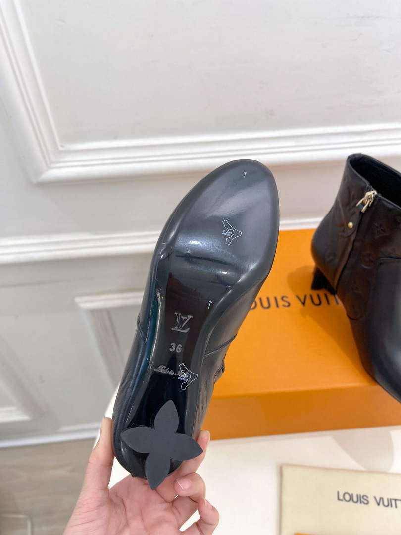 LV 1ABP9I Louis Vuitton Women's Silhouette Ankle Boot L67333