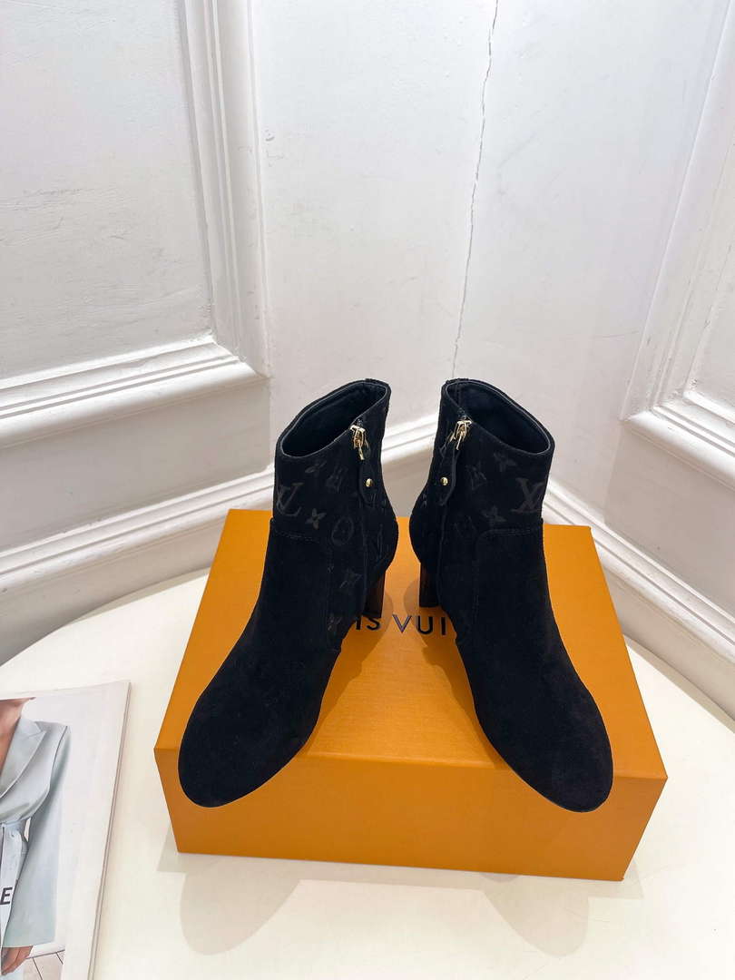 LV 1ABP9I Louis Vuitton Women's Silhouette Ankle Boot L67335