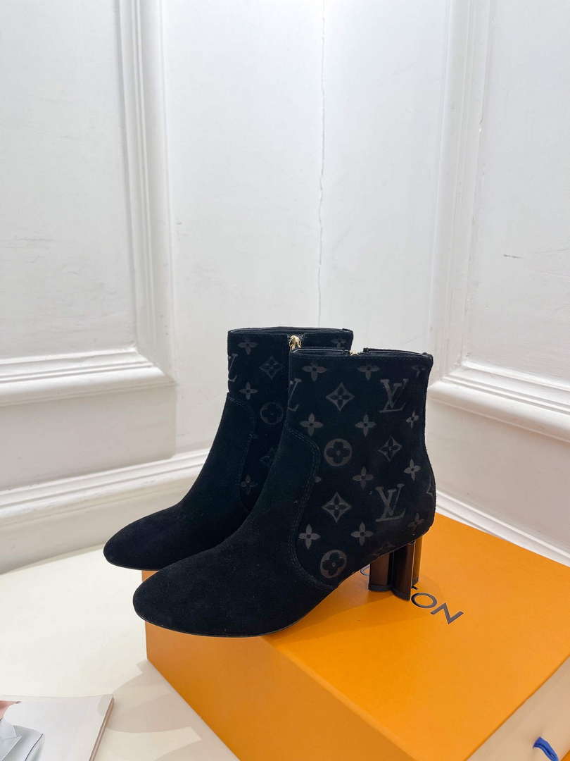 LV 1ABP9I Louis Vuitton Women's Silhouette Ankle Boot L67335