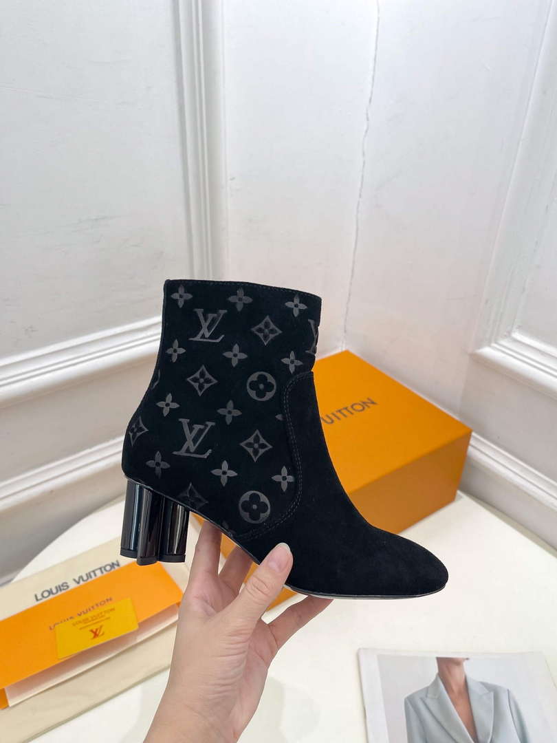 LV 1ABP9I Louis Vuitton Women's Silhouette Ankle Boot L67335