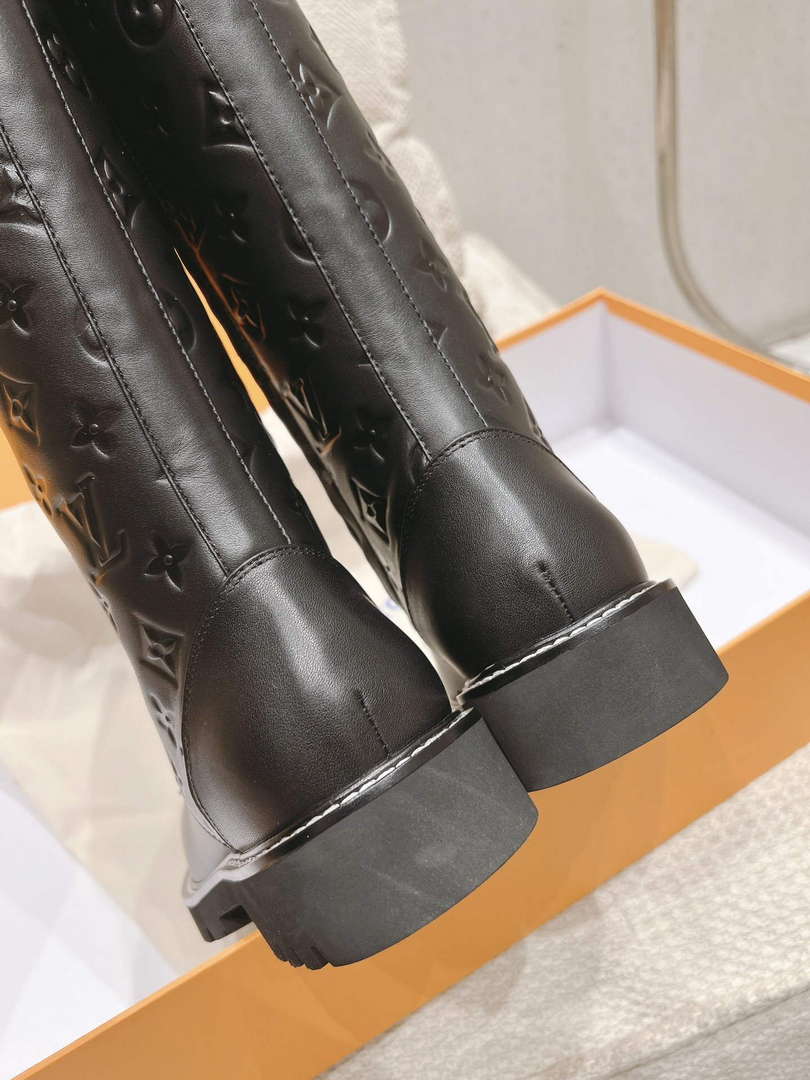 LV 1ABUPL Louis Vuitton Women's Territory Flat High Ranger Boot L67329 - 35 - View 9