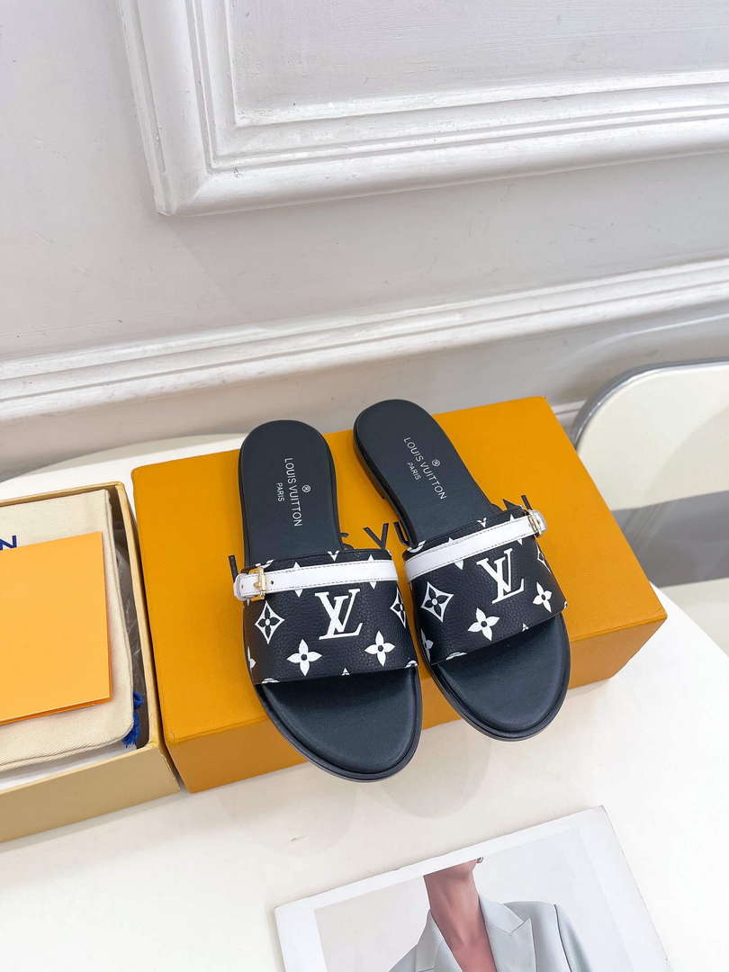 LV 1ABV0K Louis Vuitton Lock It Flat Mule L66282