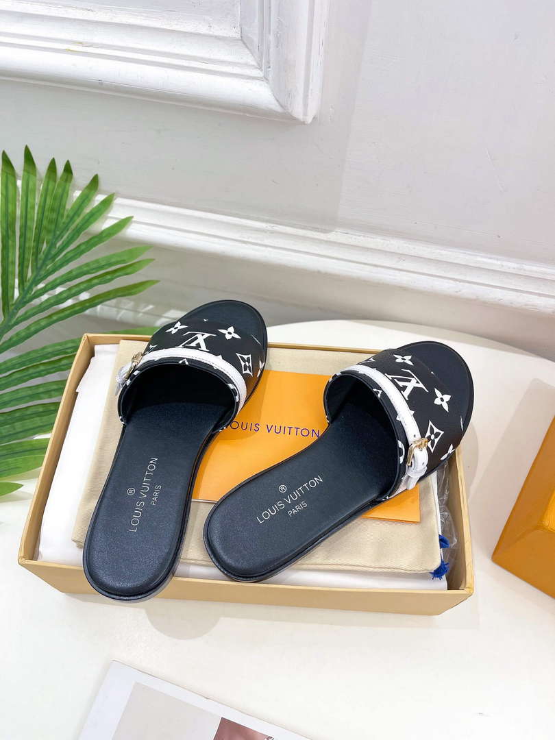 LV 1ABV0K Louis Vuitton Lock It Flat Mule L66282