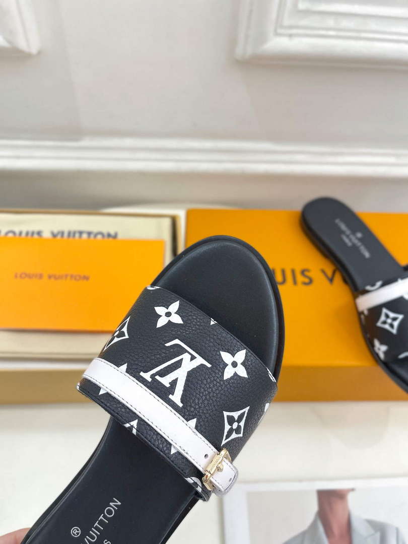 LV 1ABV0K Louis Vuitton Lock It Flat Mule L66282