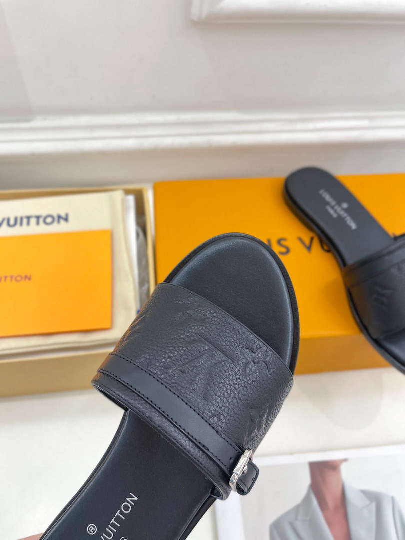 LV 1ABV0K Louis Vuitton Lock It Flat Mule L66284