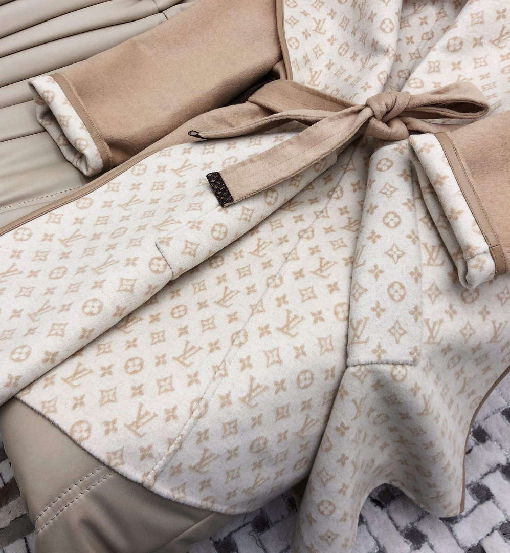LV 1AC4EB Louis Vuitton Reversible Signature Hooded Wrap Coat L35821 - S - View 4