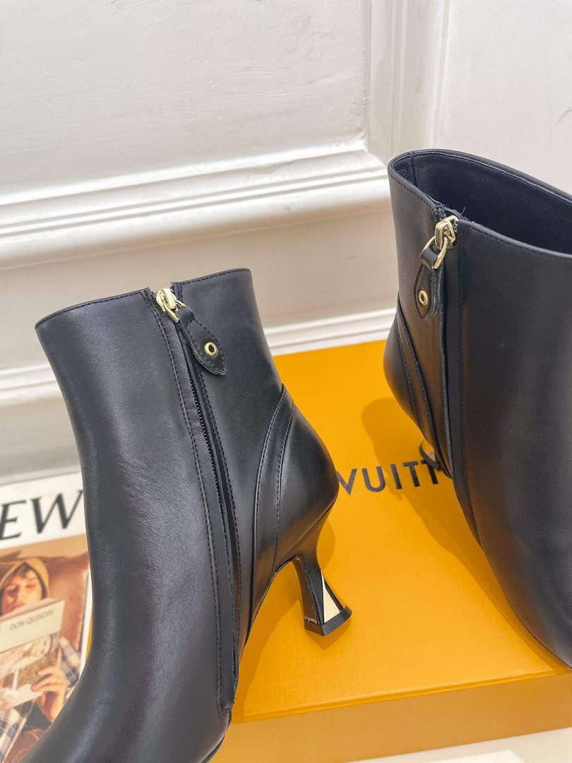 LV 1ACAKQ Louis Vuitton Women's Shoes Sparkle Ankle Boots L75201