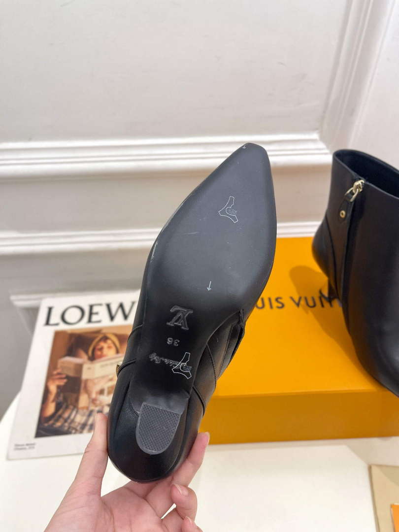 LV 1ACAKQ Louis Vuitton Women's Shoes Sparkle Ankle Boots L75201