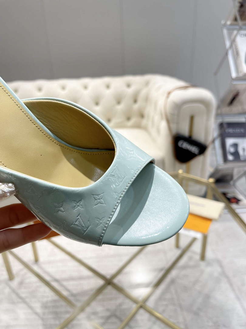 LV 1ACJ74 Louis Vuitton Women's Shoes Super Mule L75217