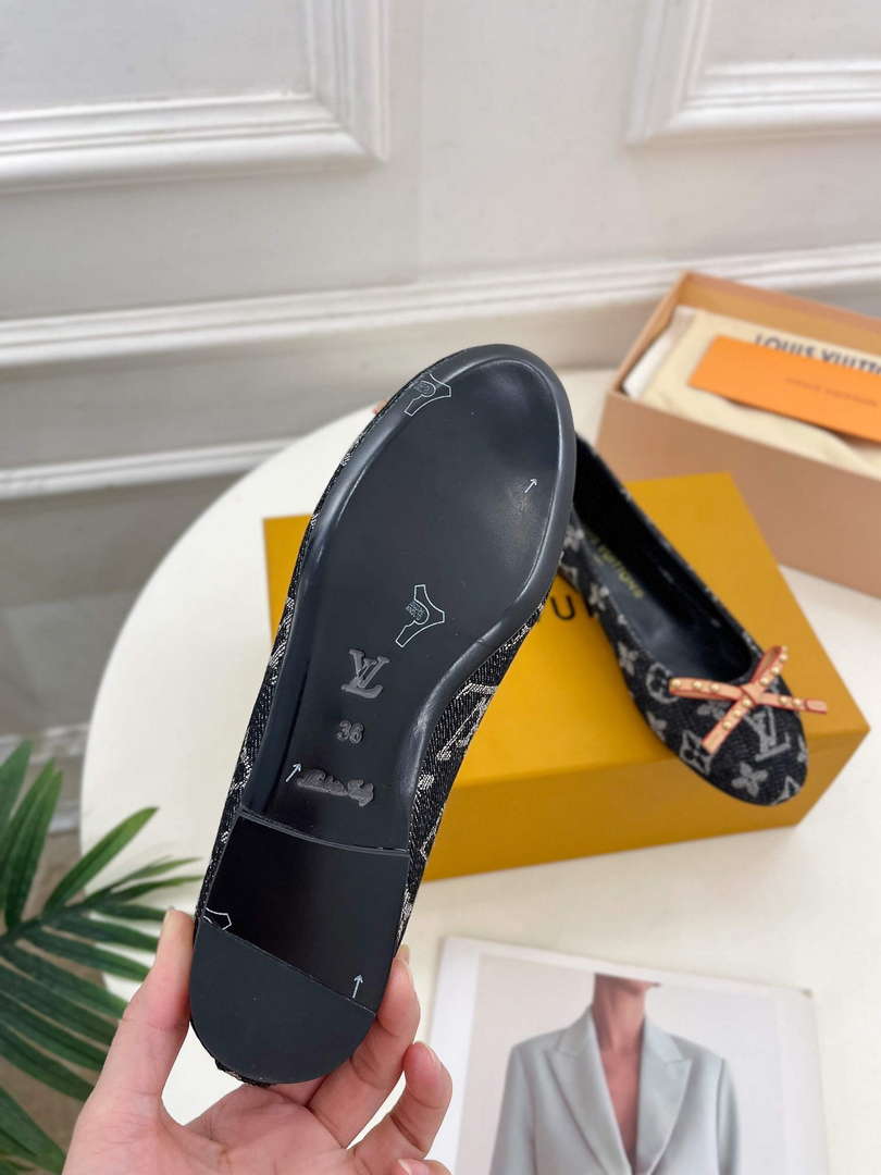 LV 1ACK97 Louis Vuitton Nina Flat Ballerina L66386