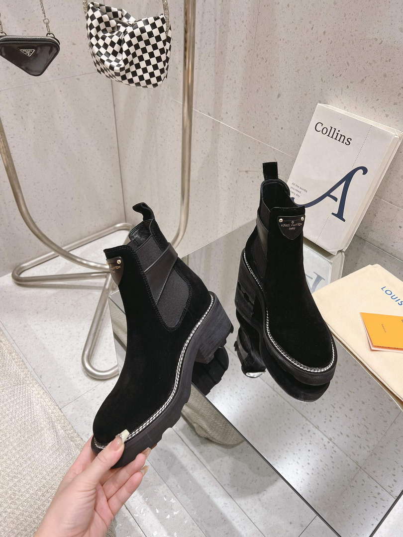 LV 1ACKCJ Louis Vuitton Women's LV Beaubourg Ankle Boot L67326