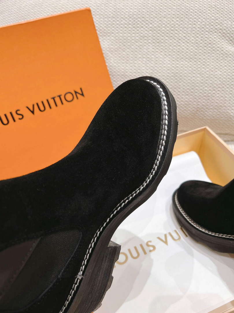 LV 1ACKCJ Louis Vuitton Women's LV Beaubourg Ankle Boot L67326