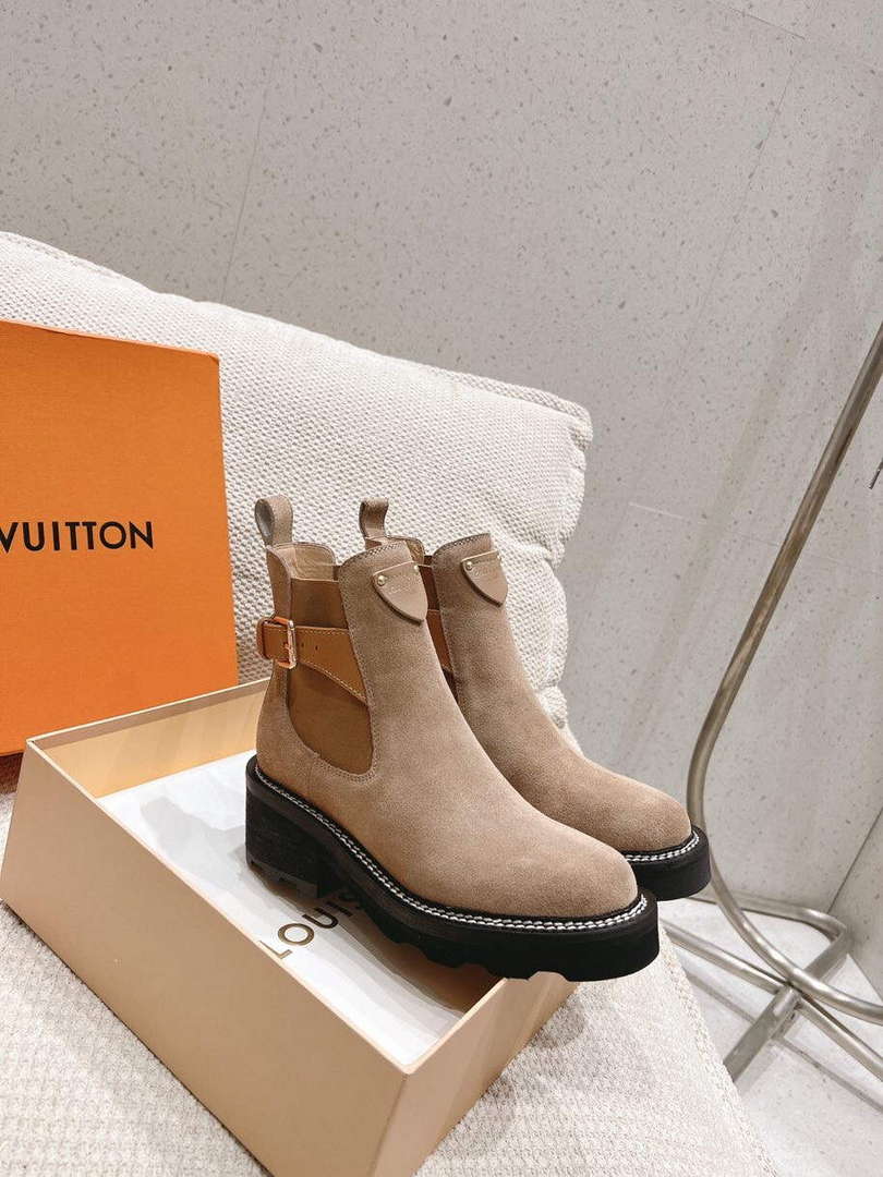 LV 1ACKCJ Louis Vuitton Women's LV Beaubourg Ankle Boot L67327