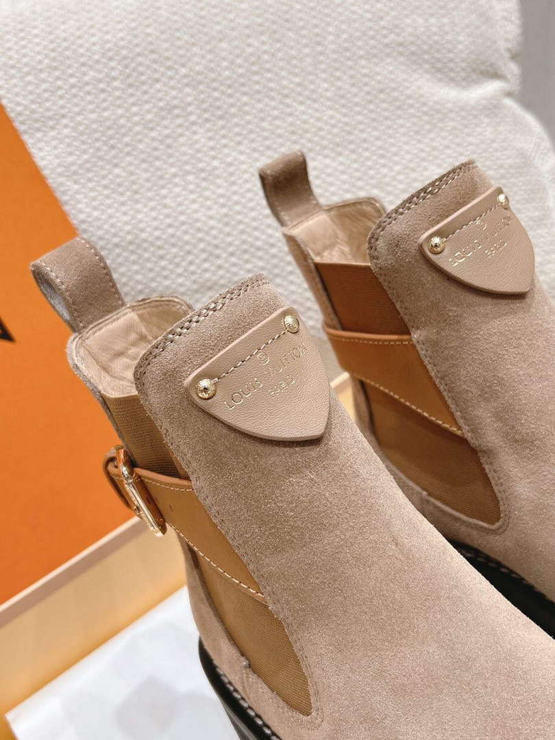 LV 1ACKCJ Louis Vuitton Women's LV Beaubourg Ankle Boot L67327
