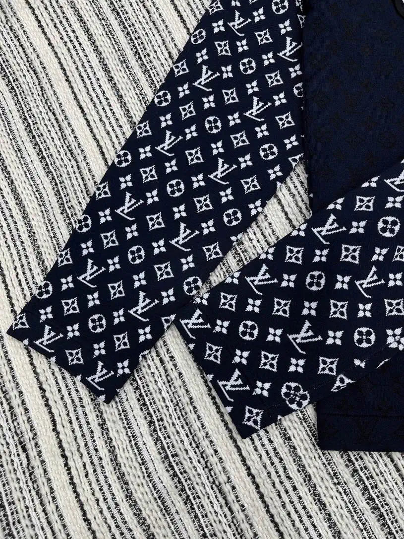 LV 1AI789 Louis Vuitton Women Monogram Jacquard Knit Hoodie cardigan L55803