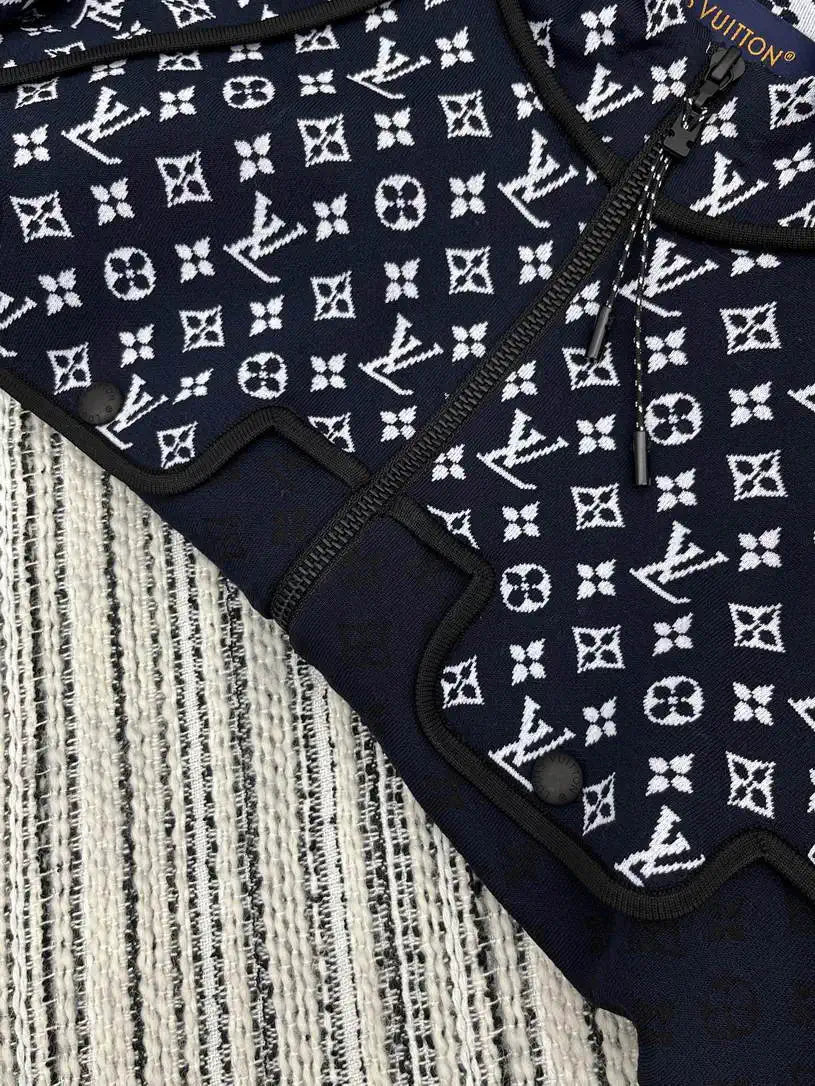 LV 1AI789 Louis Vuitton Women Monogram Jacquard Knit Hoodie cardigan L55803