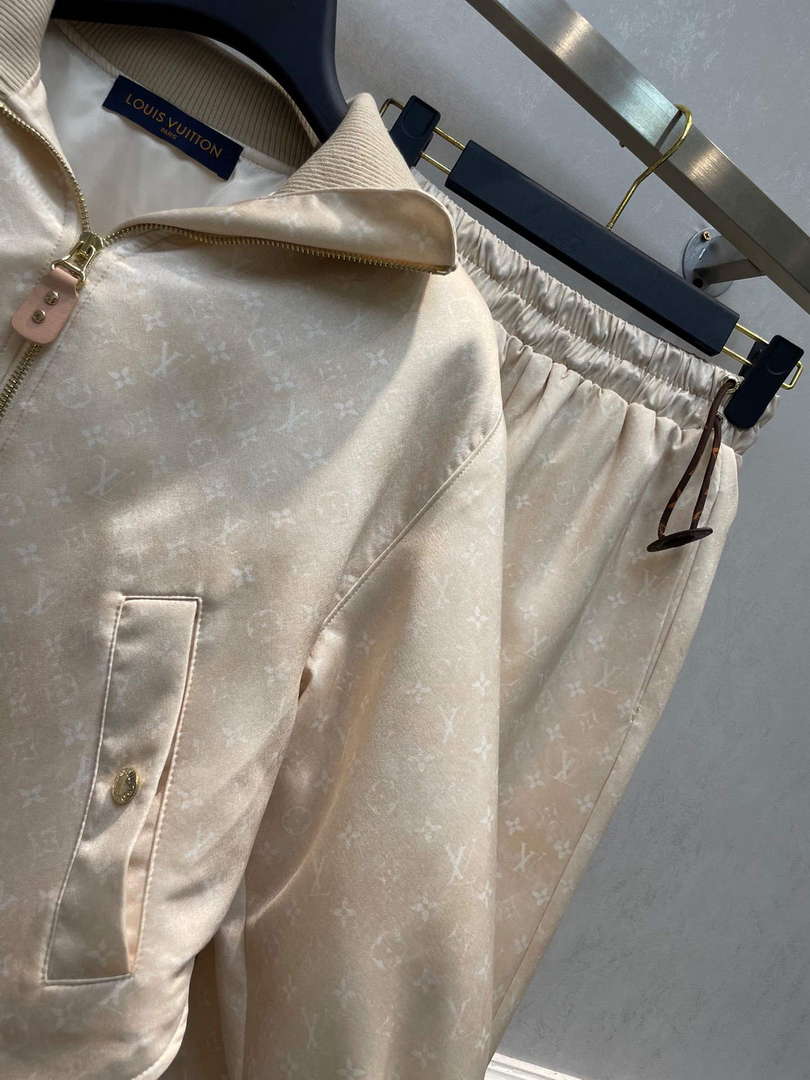 LV 1AFFB3 Louis Vuitton Monogram Cloud Bomber Jacket Suit L82470