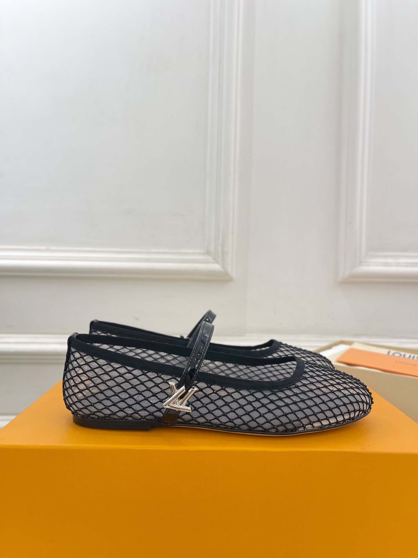 LV 1AGZ15 Louis Vuitton Romy Flat Ballerina Shoes L66207