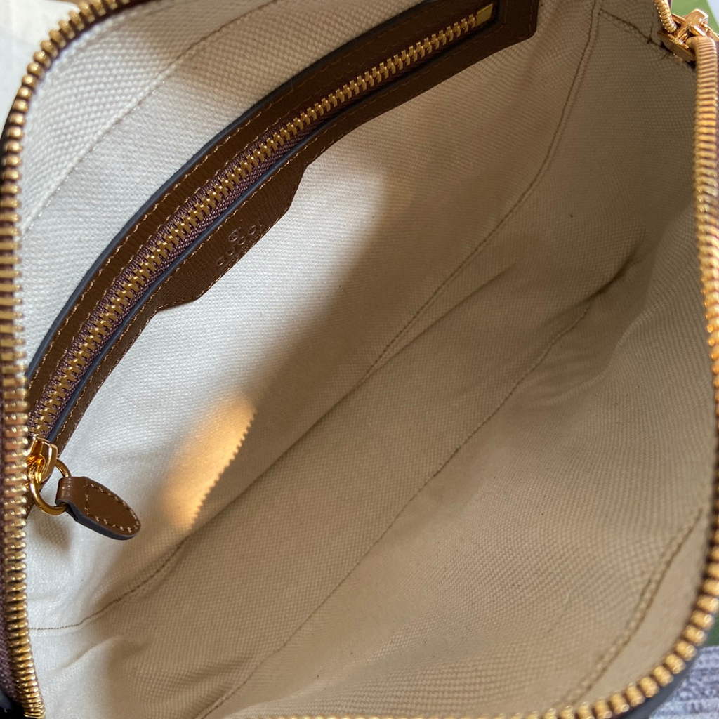 Gucci 675891 Messenger bag with jumbo GG Brown