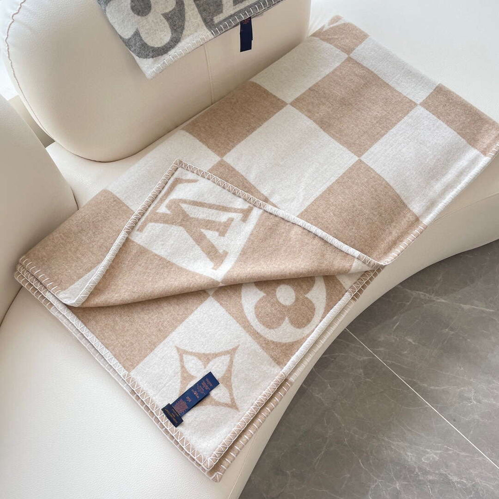 LV Avalon Rocabar Louis Vuitton Checkmate Blanket M77861
