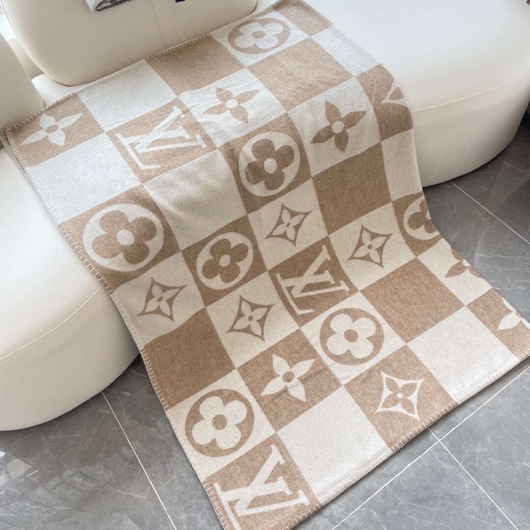 LV Avalon Rocabar Louis Vuitton Checkmate Blanket M77861