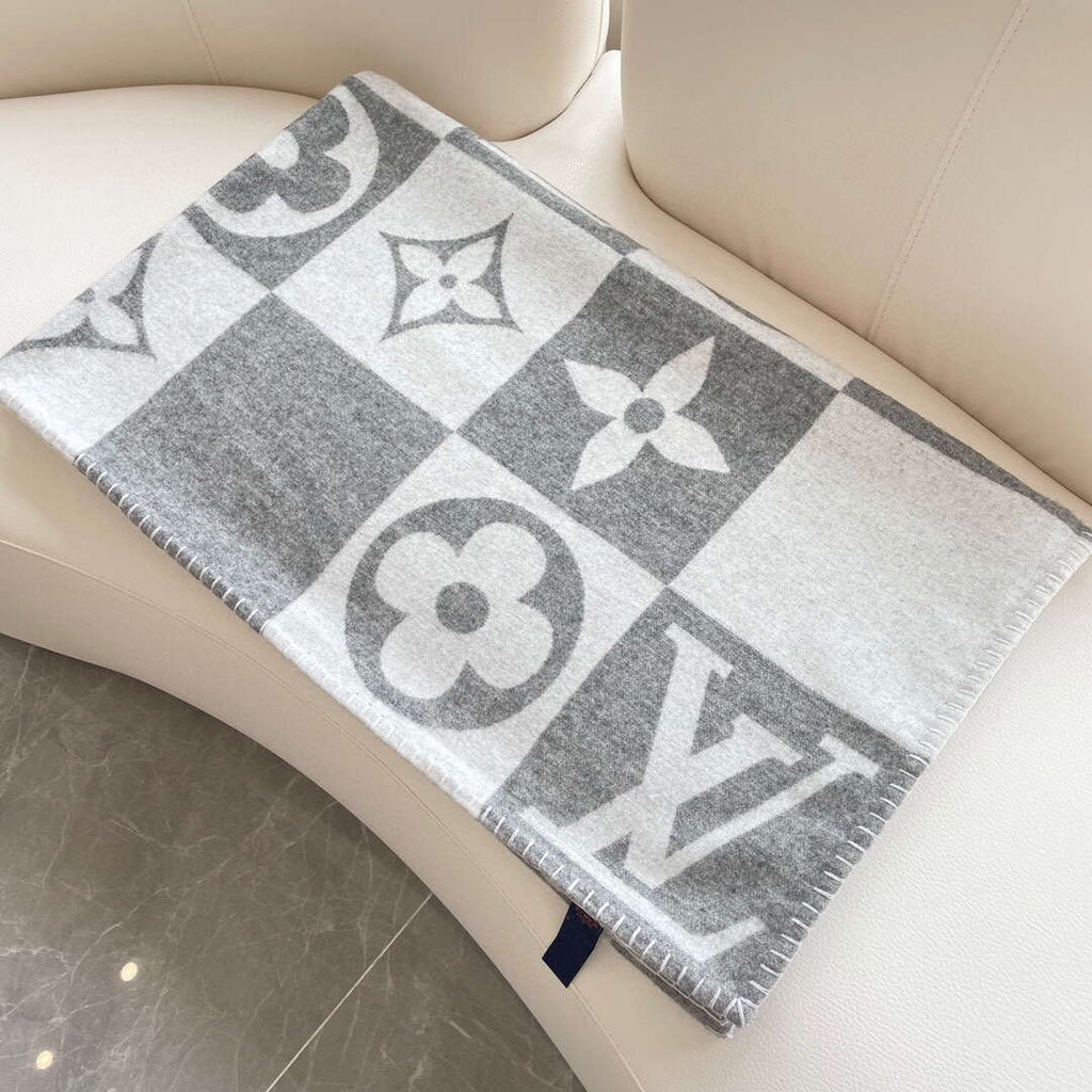 LV Avalon Rocabar Louis Vuitton Checkmate Blanket M77861