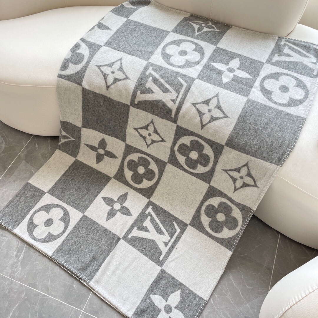 LV Avalon Rocabar Louis Vuitton Checkmate Blanket M77861