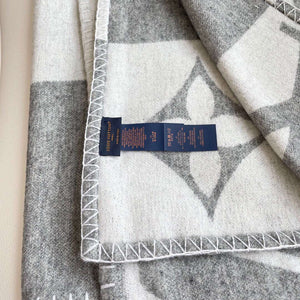 LV Avalon Rocabar Louis Vuitton Checkmate Blanket M77861 - Gris - View 16