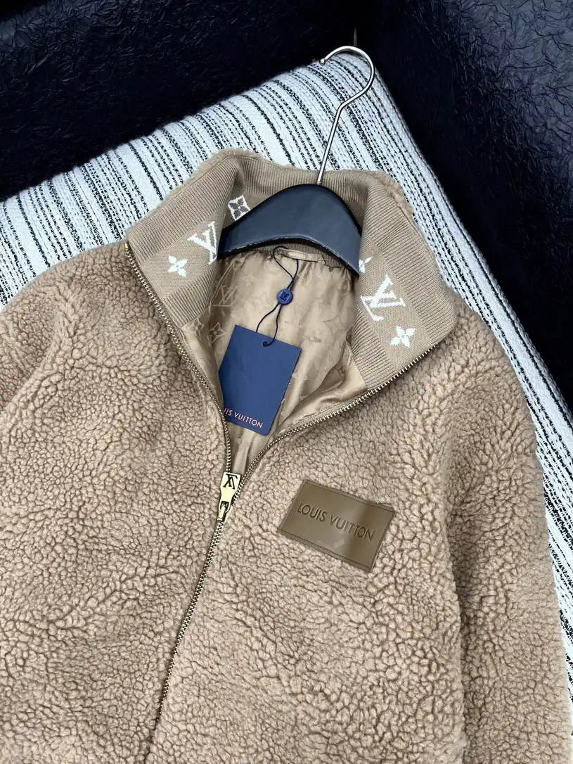 LV Coat Louis Vuitton Women Lambswool zipper Jacket L55802
