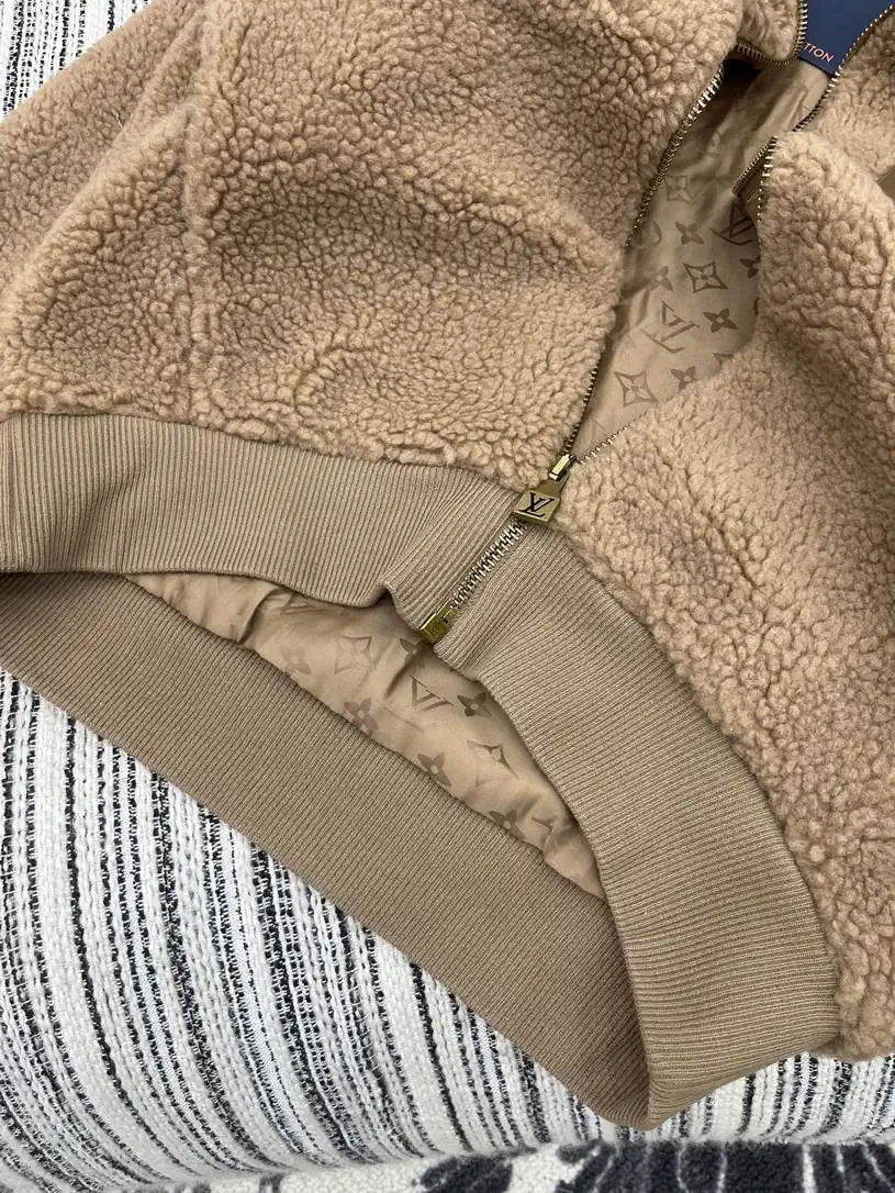 LV Coat Louis Vuitton Women Lambswool zipper Jacket L55802