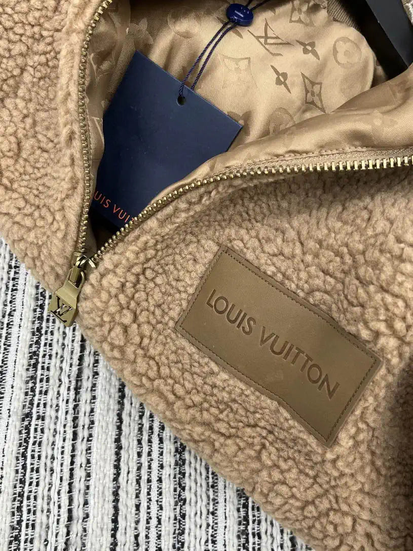 LV Coat Louis Vuitton Women Lambswool zipper Jacket L55802