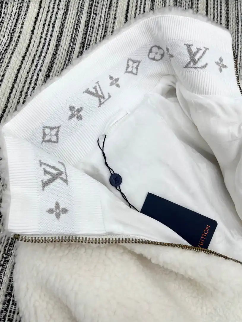 LV Coat Louis Vuitton Women Lambswool zipper Jacket L55800