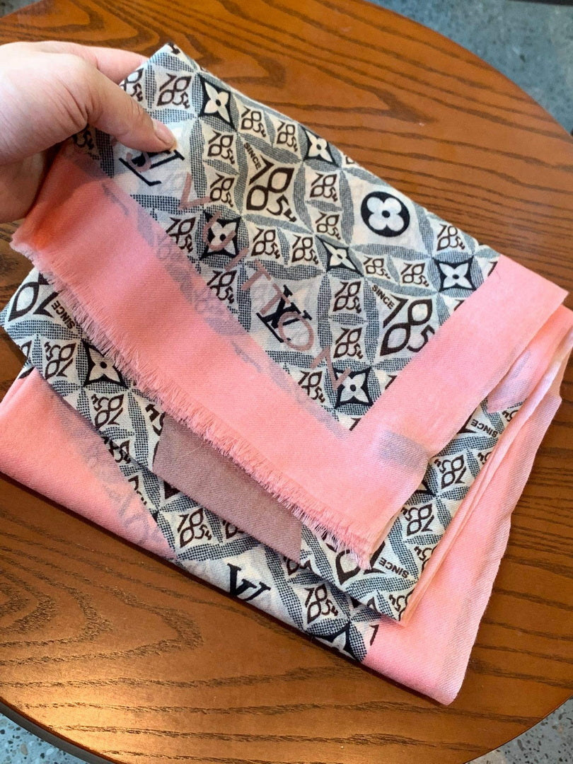 LV M00411 Louis Vuitton Fashion Printing Scarf Stole L60212