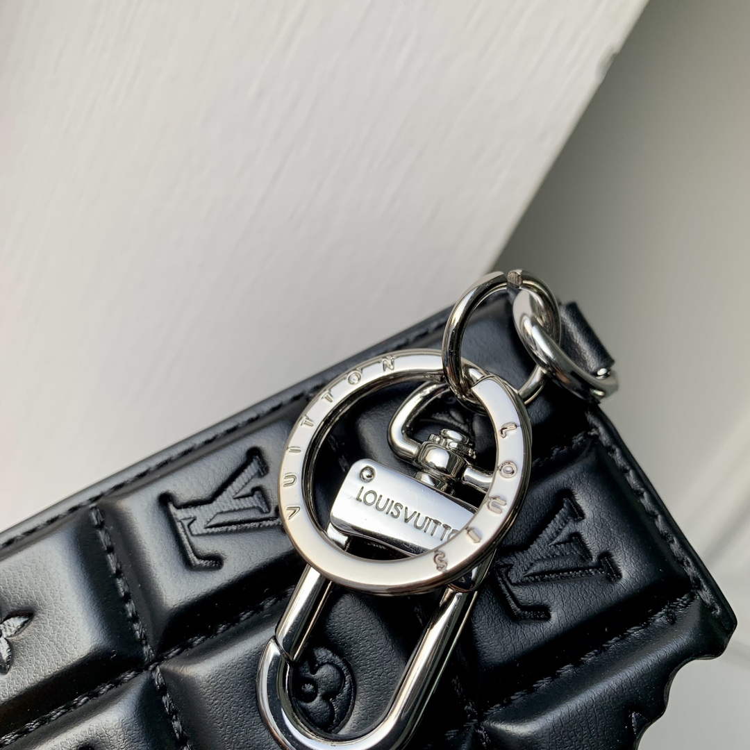 LV M01478 Louis Vuitton LV Chocolate Bar Figurine Key Holder and Bag Charm Black grid - Default Title - View 3