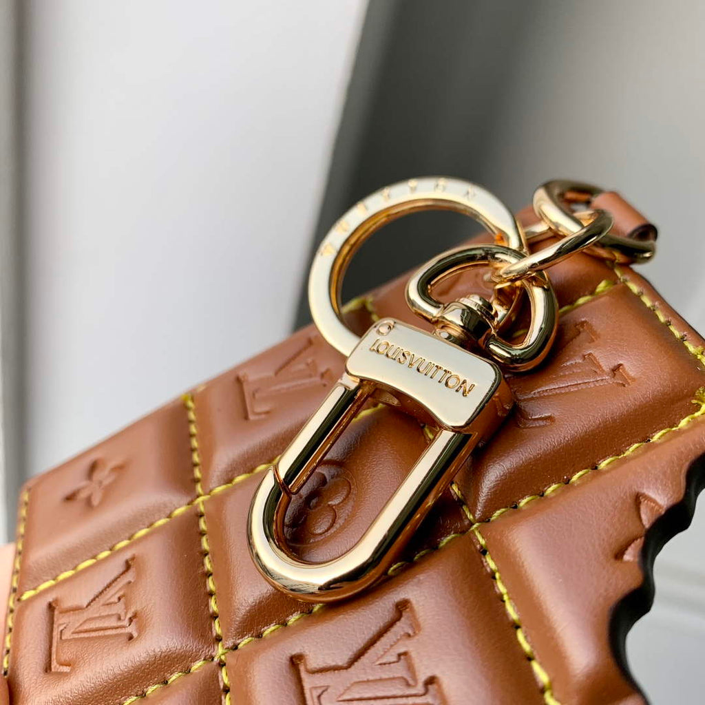 LV M01478 Louis Vuitton LV Chocolate Bar Figurine Key Holder and Bag Charm Brown grid