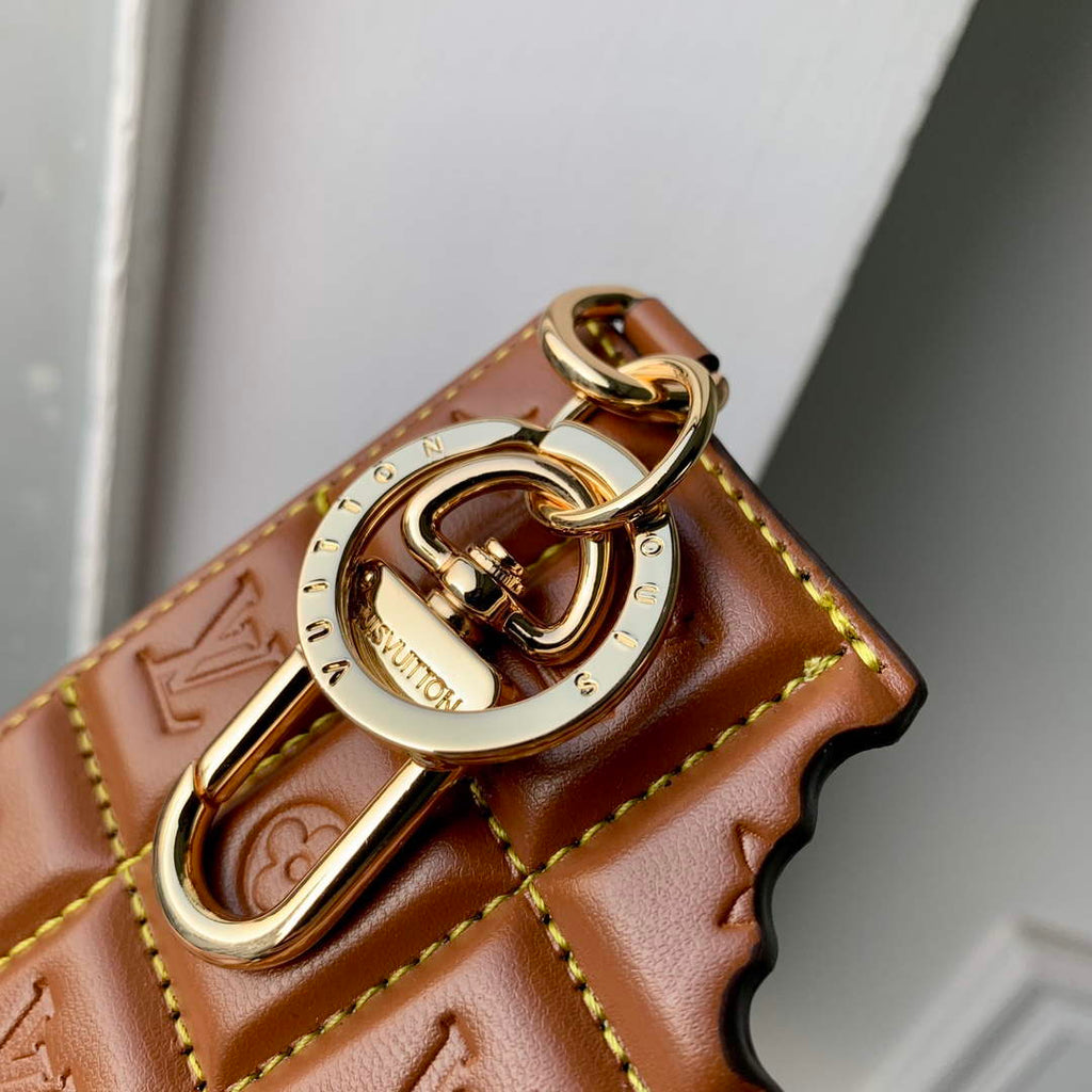 LV M01478 Louis Vuitton LV Chocolate Bar Figurine Key Holder and Bag Charm Brown