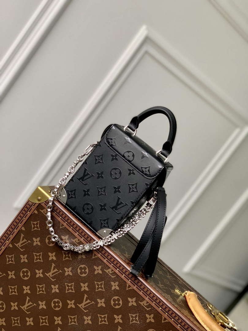 LV M11269 Louis Vuitton Camera Box Handbag Black - Default Title - View 3