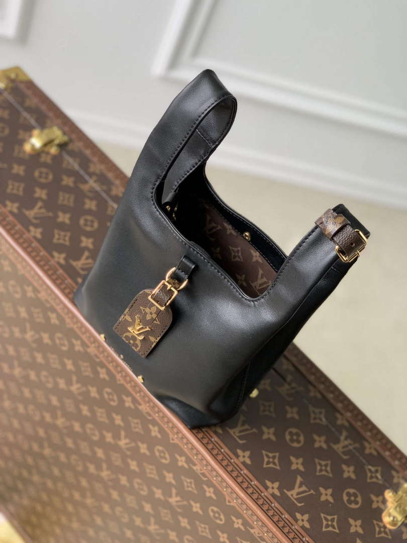 LV M11387 Louis Vuitton Atlantis BB Handbag Baby Black