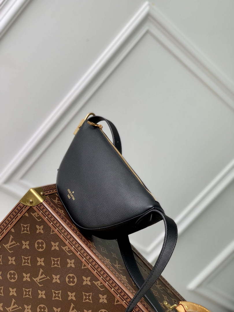 LV M11429 Louis Vuitton Low Key Bumbag Cognac Black - Default Title - View 1