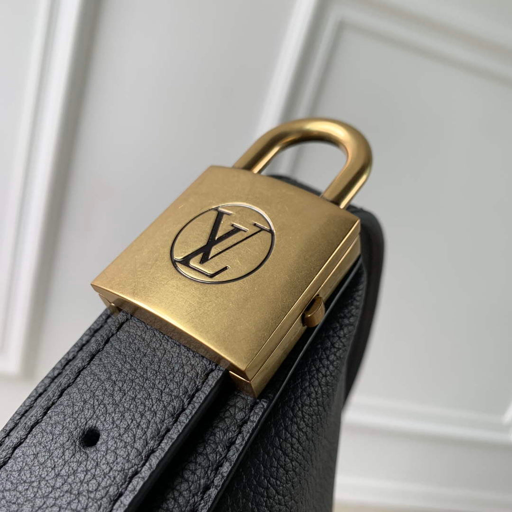 LV M11429 Louis Vuitton Low Key Bumbag Cognac Black