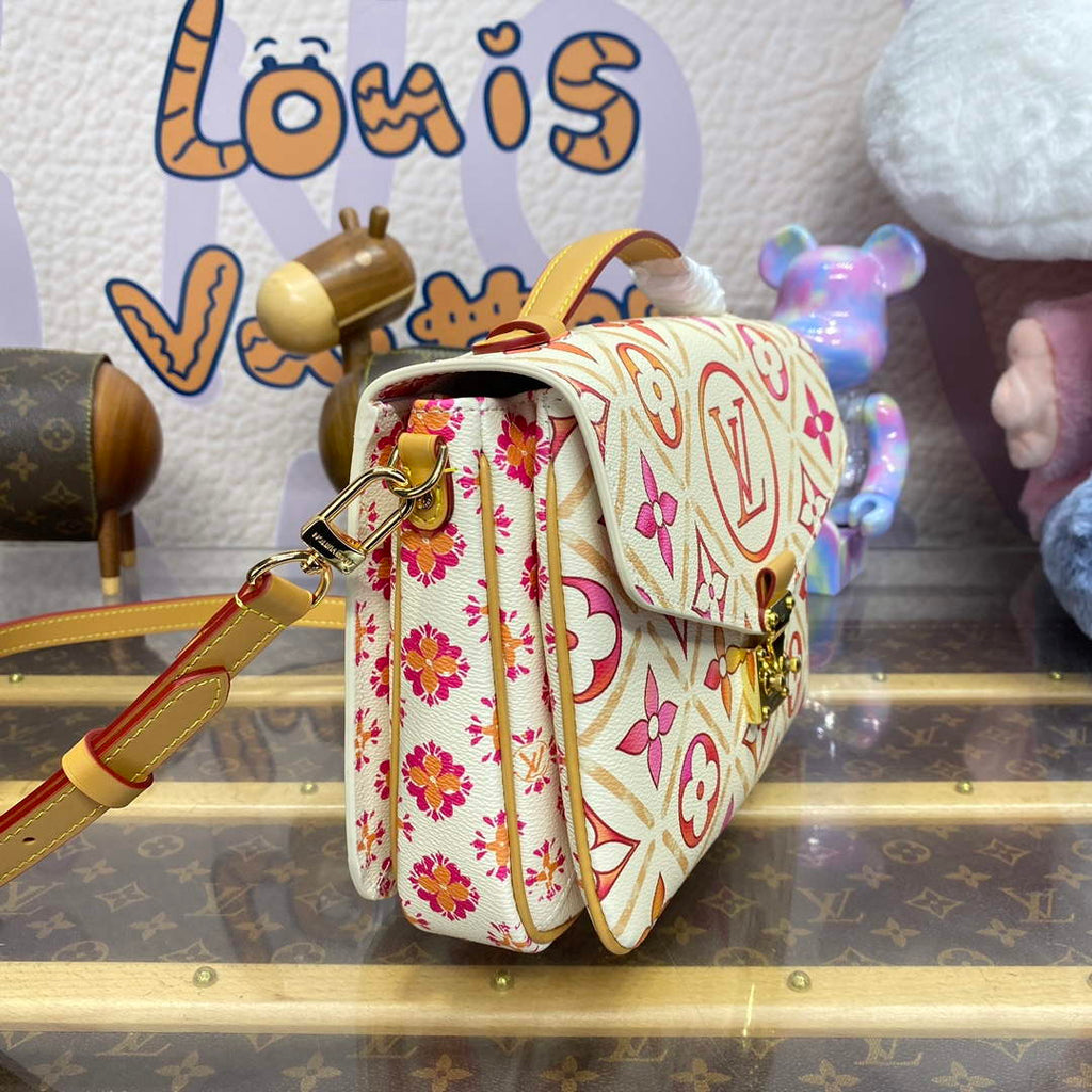 LV M11461 Louis Vuitton Pochette M¨¦tis Handbag Coral