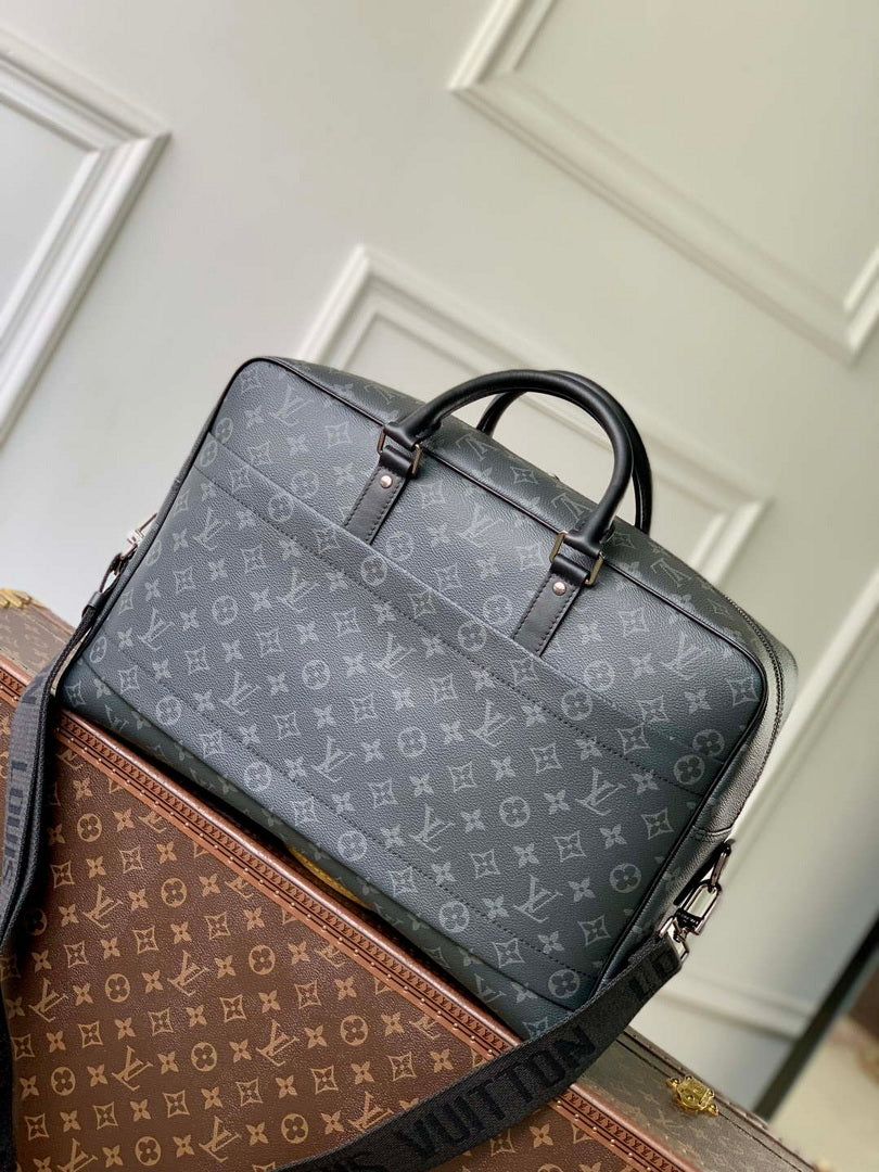 LV M11512 Louis Vuitton Weekender Bag Black