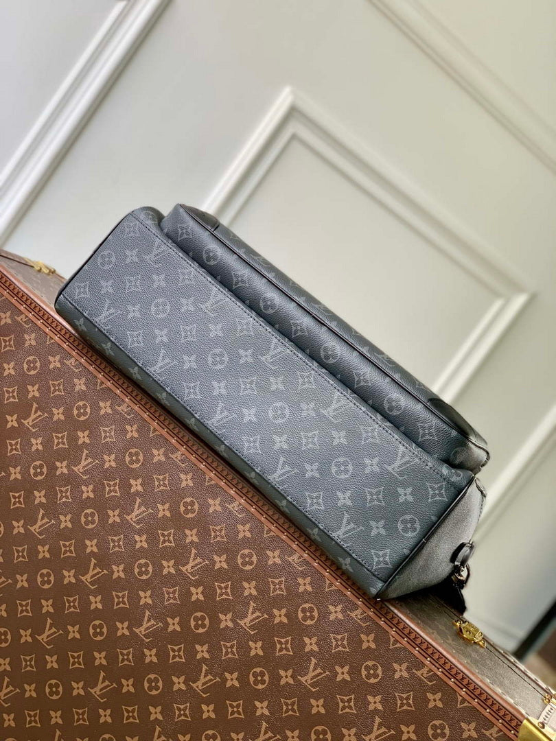 LV M11512 Louis Vuitton Weekender Bag Black