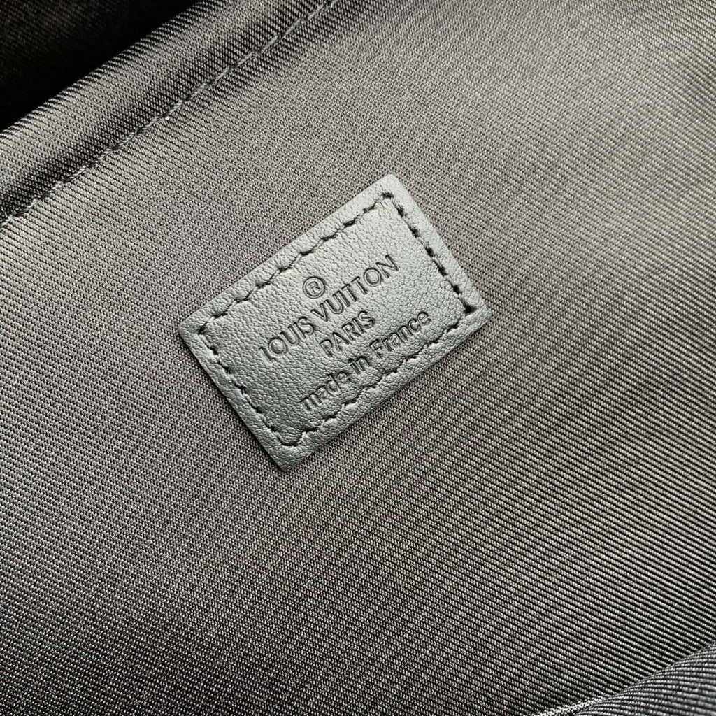 LV M11512 Louis Vuitton Weekender Bag Black