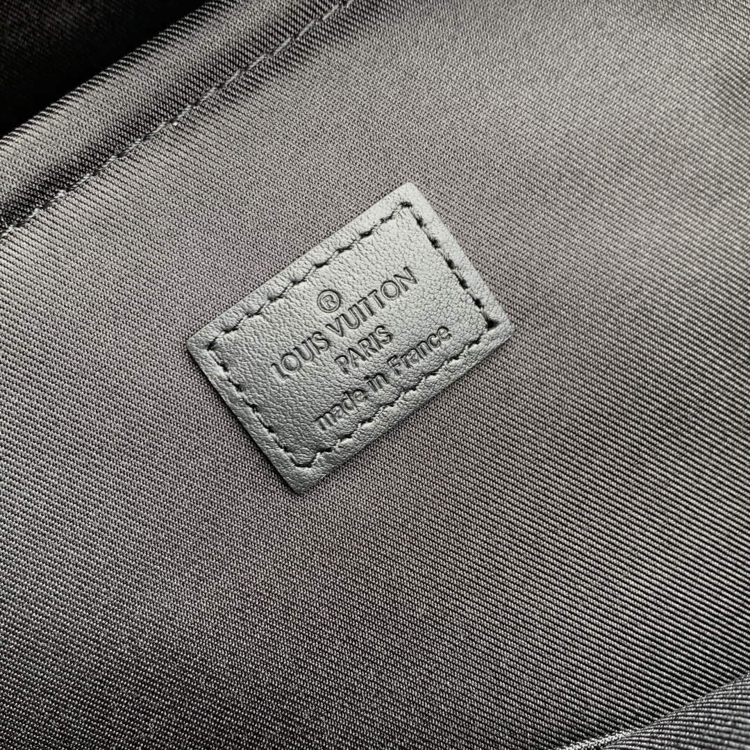 LV M11512 Louis Vuitton Weekender Bag Black
