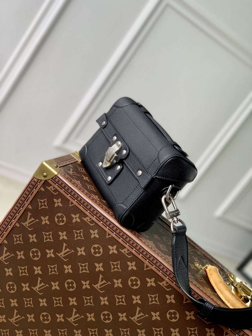 LV M11516 Louis Vuitton Soul Trunk Bag Black - Default Title - View 2