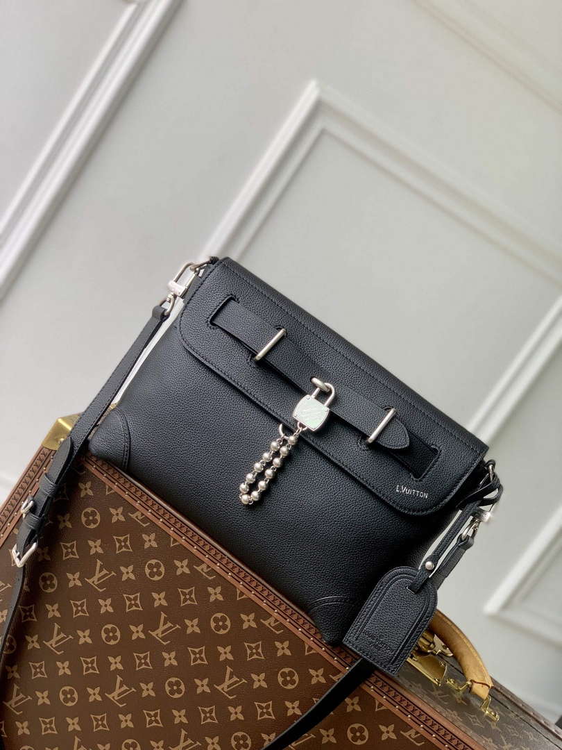 LV M11607 Louis Vuitton Steamer Crossbody Messenger Bag Black