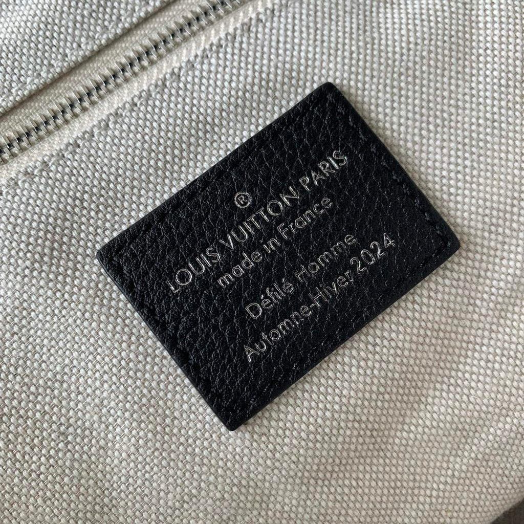 LV M11607 Louis Vuitton Steamer Crossbody Messenger Bag Black
