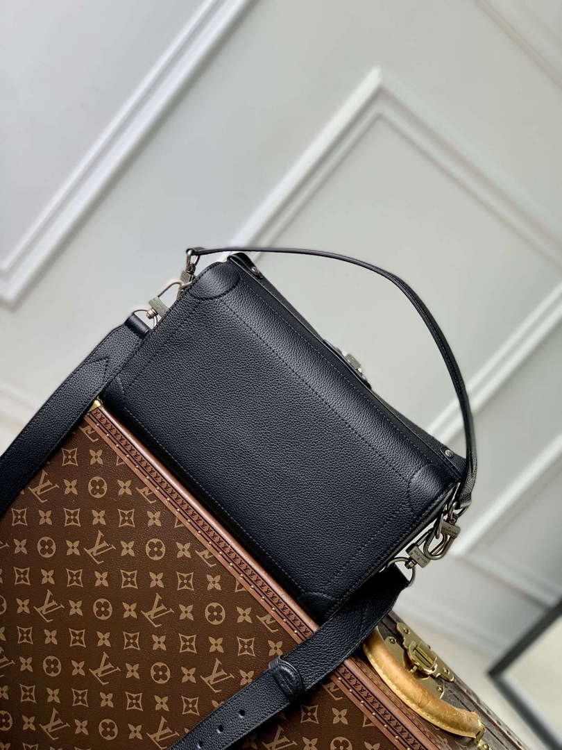 LV M11615 Louis Vuitton Soul Trunk East West Bag Black
